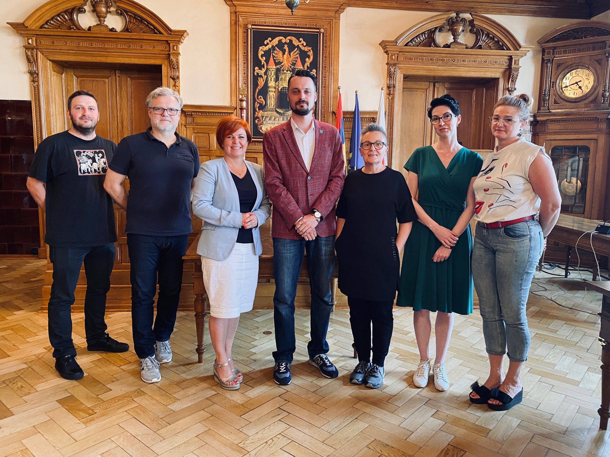 Przedstawiciele organizacji pozarządowych, którzy wejdą w skład Gminnej Rady Działalności Pożytku Publicznego w Cieszynie, fot. BSK